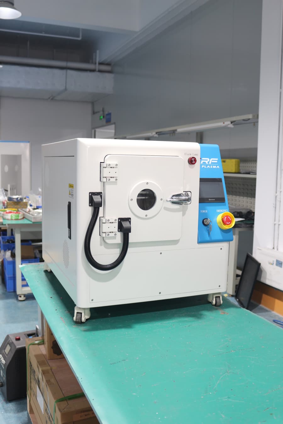 10L小型真空中频设备助力微纳器件实验室攻克传统湿法化学处理对高分子玻璃等材料造成的污染残留与精细结构损伤难题(图2) IMG_6785.jpg